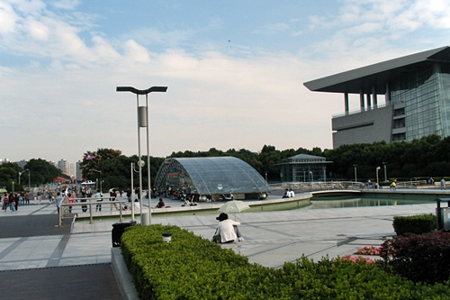 ���I�L��